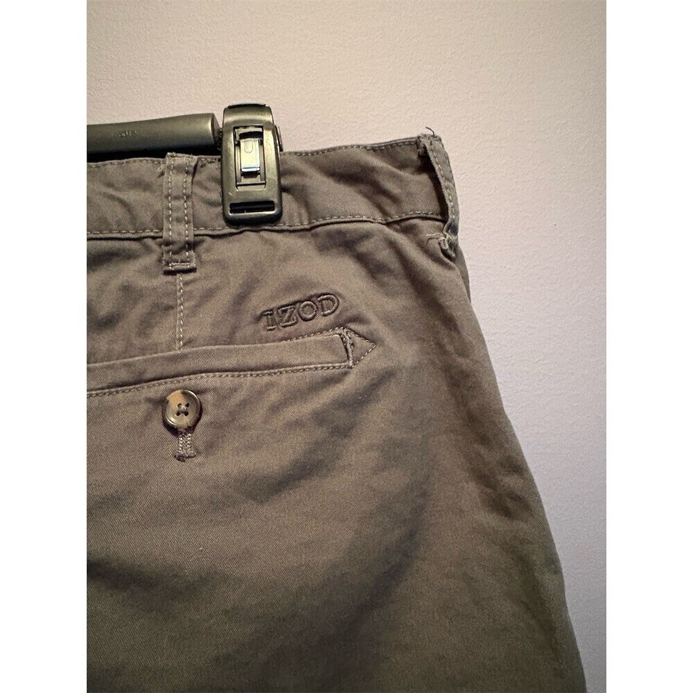 IZOD Saltwater Men's Chino Shorts Green Flat Front Size 40 Casual Golf - Picture 7 of 10